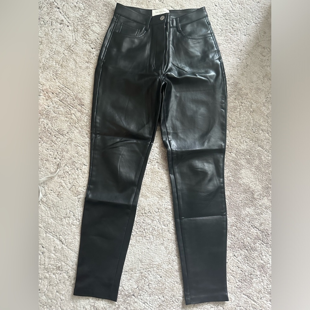 Aritzia Faux Leather skinny pants!
